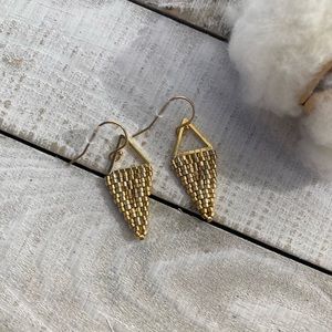 The VICTORIA - handmade beaded earrings